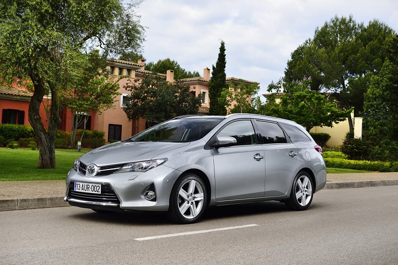 Descargar Manual Toyota Auris hybrid touring sports 2013 de Usuario