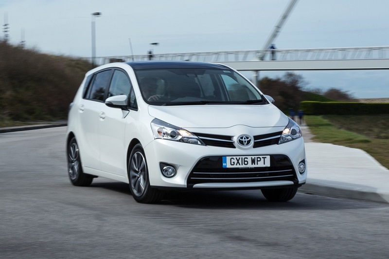 Descargar Manual Toyota Verso 2017 de Usuario