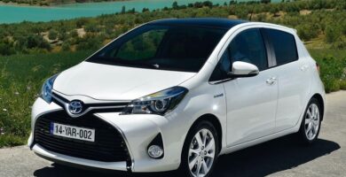 Descargar Manual Toyota Yaris Hatchback 2014 de Usuario