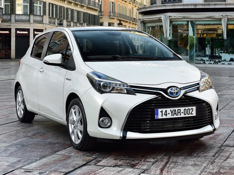 Descargar Manual Toyota Yaris Hybrid 2016 de Usuario