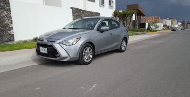 Descargar Manual Toyota Yaris R 2016 de Usuario