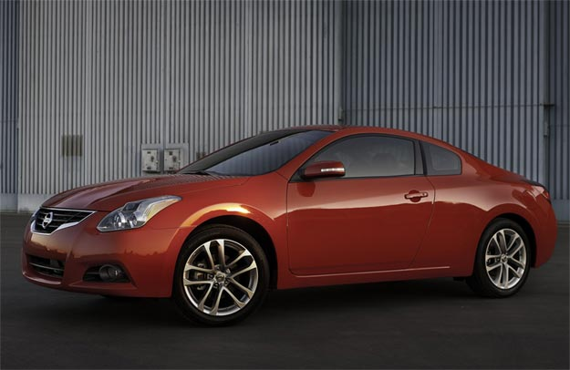 Descargar Manual Nissan Altima Coupe 2010 de Usuario