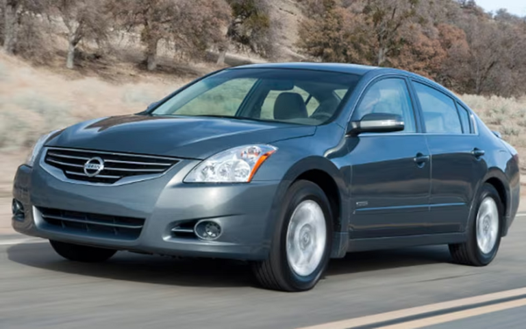 Manual de Propietario Nissan Altima Hybrid 2010 Descargar PDF Gratis