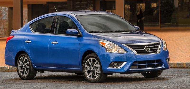 Descargar Manual Nissan Versa Sedan 2015 de Usuario