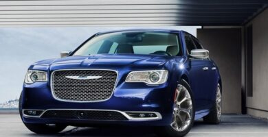 Descargar Manual Chrysler 300 2018 de Usuario