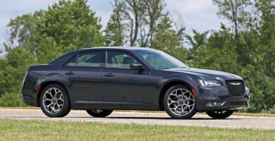 Descargar Manual Chrysler 300 2019 de Usuario