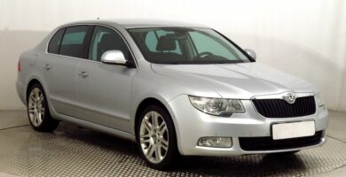 Descargar Manual Skoda Superb 2012 de Usuario