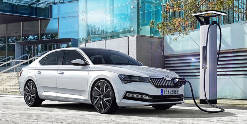 Descargar Manual Skoda Superb iV 2021 de Usuario