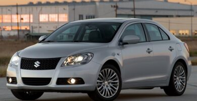 Descargar Manual Suzuki Kizashi 2010 de Usuario