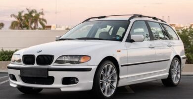 Descargar Manual de Propietario BMW 325iT Wagon 2003 PDF gratis