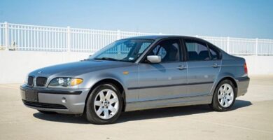 Descargar Manual de Propietario BMW 325xi Sedan 2005 PDF gratis