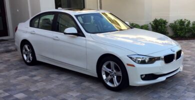 Descargar Manual de Propietario BMW 328d Sedan 2014 PDF gratis