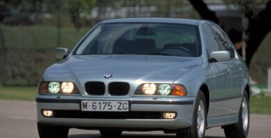 Descargar Manual de Propietario BMW 525i 2001 PDF gratis