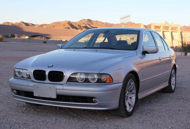 Descargar Manual de Propietario BMW 525i 2003 PDF gratis