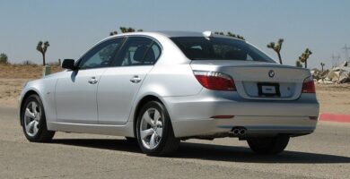 Descargar Manual de Propietario BMW 528i Sedan 2008 PDF gratis