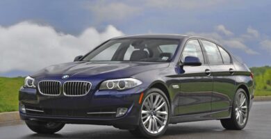 Descargar Manual de Propietario BMW 528i Sedan 2013 PDF gratis