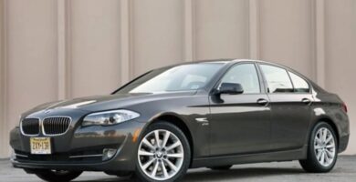 Descargar Manual de Propietario BMW 528i xDrive Sedan 2012 PDF gratis