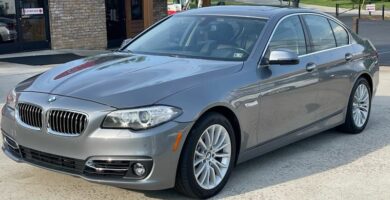 Descargar Manual de Propietario BMW 528i xDrive Sedan 2016 PDF gratis