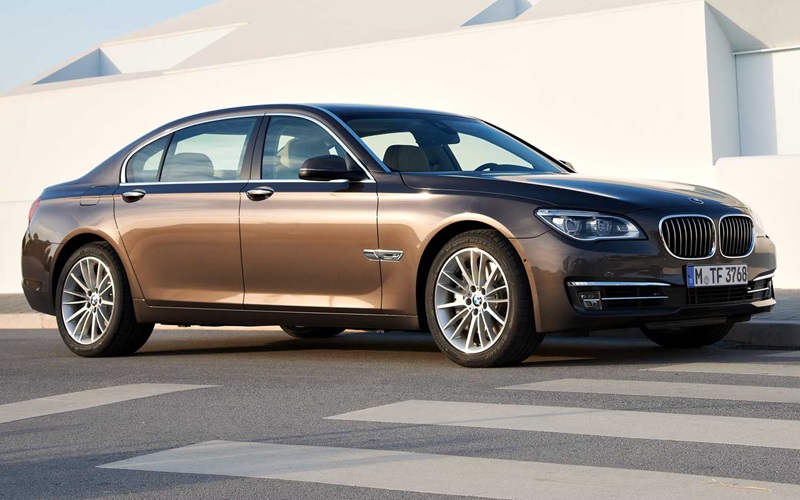 Descargar Manual de Propietario BMW 740i 2013 PDF gratis