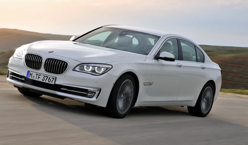 Descargar Manual de Propietario BMW 740i Sedan 2012 PDF gratis