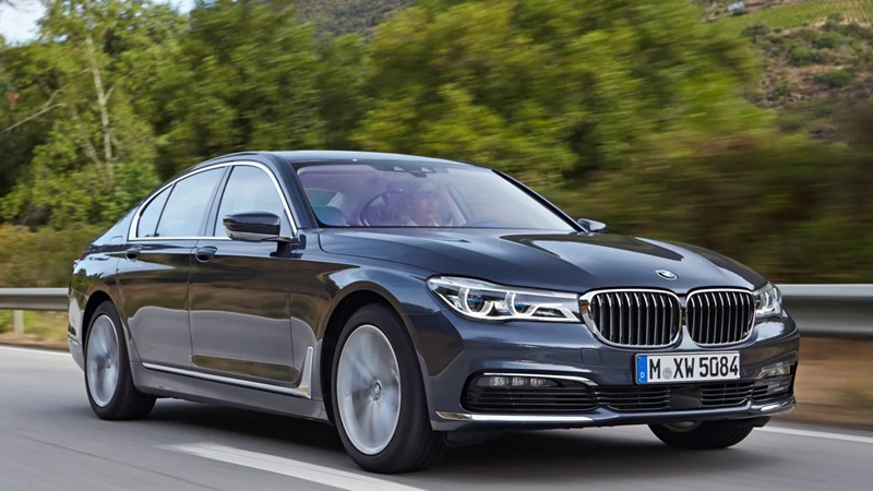 Descargar Manual de Propietario BMW 750Li Sedan 2015 PDF gratis