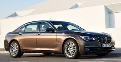 Descargar Manual de Propietario BMW 750i xDrive Sedan 2014 PDF gratis