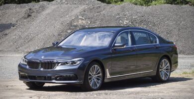 Descargar Manual de Propietario BMW 750i xDrive Sedan 2016 PDF gratis