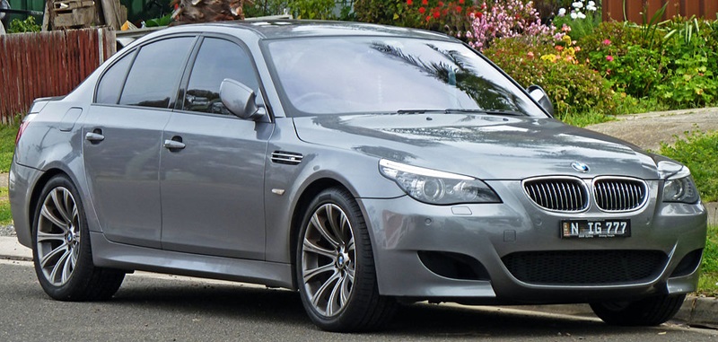 Descargar Manual de Propietario BMW M5 2010 PDF gratis