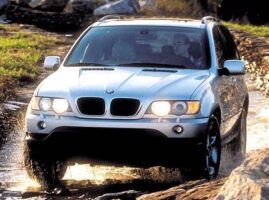 Descargar Manual de Propietario BMW X5 3.0i 2003 PDF gratis