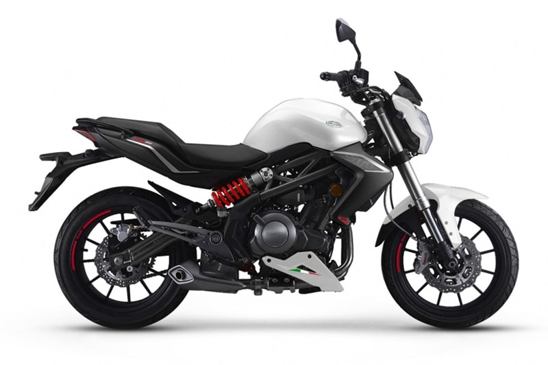 Descargar el Manual de Propietario Moto BENELLI BN 302 PDF gratis