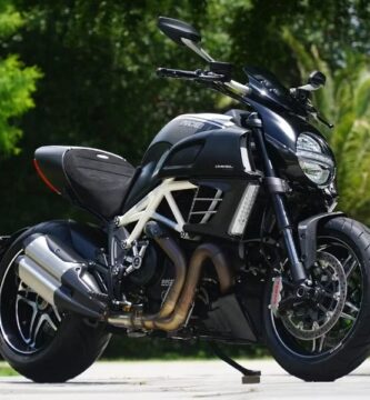 Descargar el Manual de Propietario Moto DUCATI Diavel AMG PDF gratis