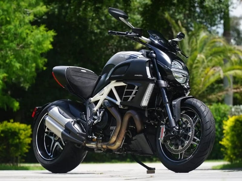 Descargar el Manual de Propietario Moto DUCATI Diavel AMG PDF gratis